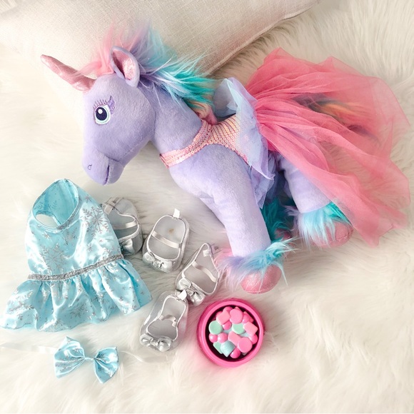 Like New Build-A-Bear Singing Enchanted Unicorn + 2 Outfits + Accessories - Picture 1 of 5